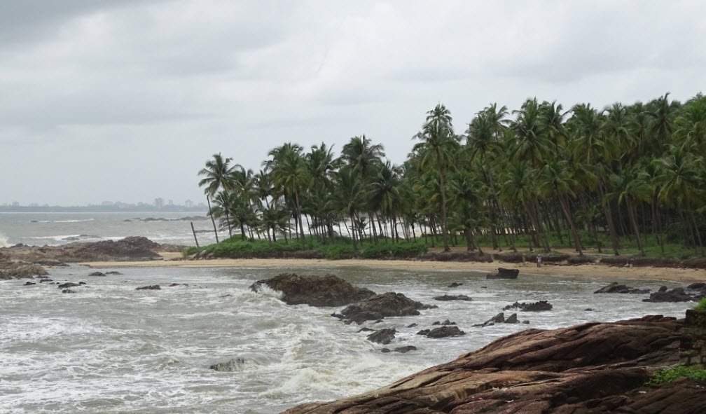 Ezhara Beach, Kannur, Kerala - Vushii.com